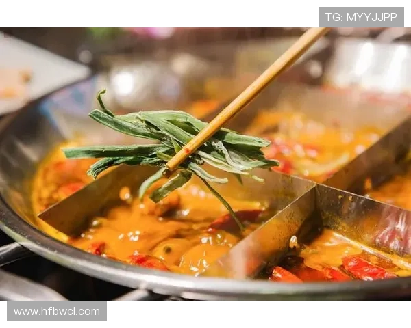 李梦训练完直接拎爱马仕去火锅店，这姐活得也太爽了吧